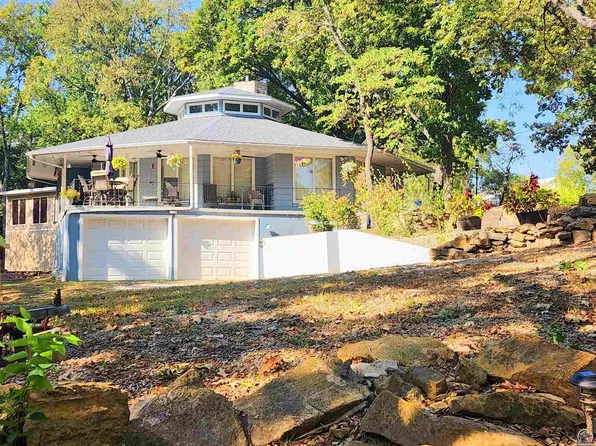 3182 Hickory Ln, Vassar, KS 66543