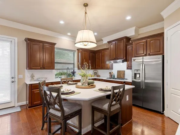 82 Mill Point Pl, Spring, TX 77380
