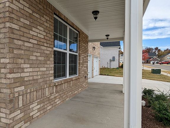 3rd image of 311 Sunderland Dr