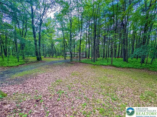 540 Lonesome Ln, Palmerton, PA 18071