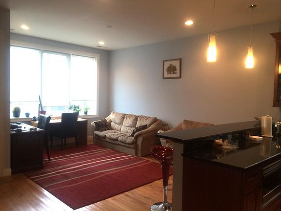 2nd image of 2426 W Erie St #1