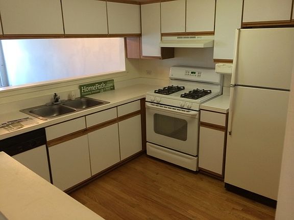 4th image of 68 Shorewood Dr