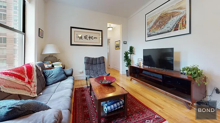 Rented by Bond New York | media 14