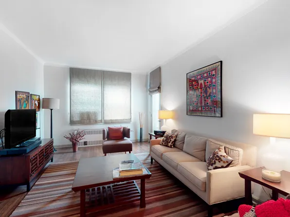 915 East 17th Street image 1 of 24