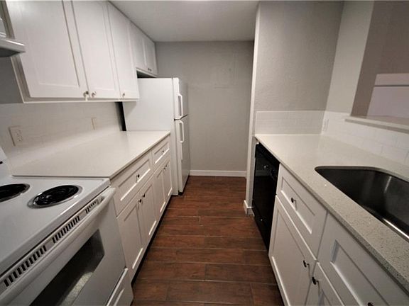 3rd image of 1600 West Ave APT 26