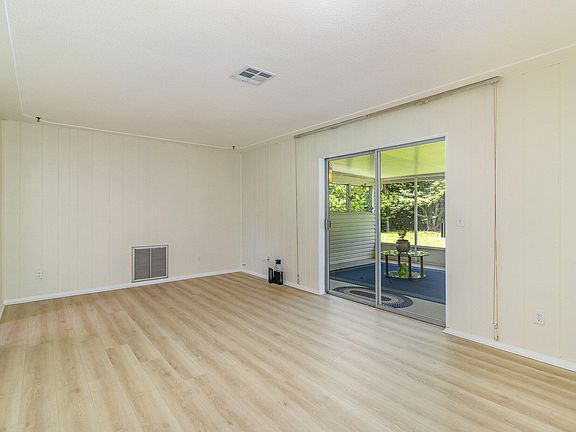 4th image of 4785 Worth Ave
