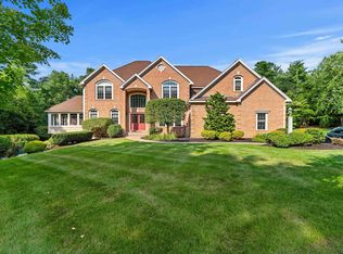 123 Long Hill Rd, Hollis, NH 03049