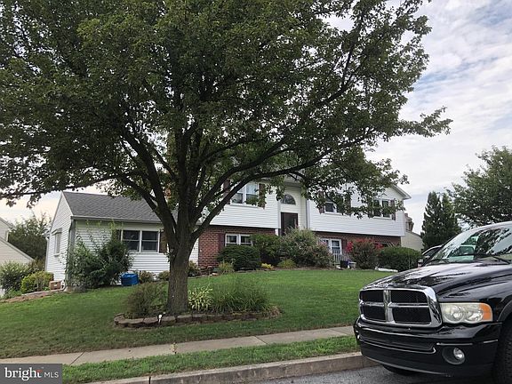3rd image of 326 Daniel St