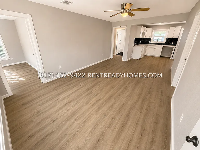 8105 Bonner Dr — Photo 4
