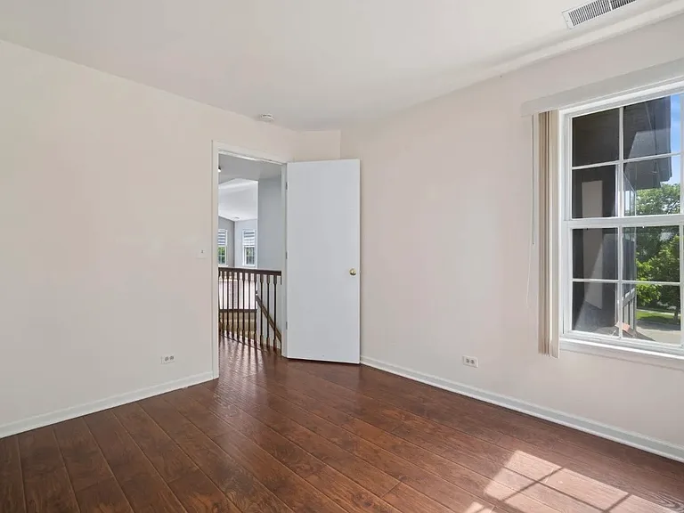 112 White Branch Ct — Photo 10