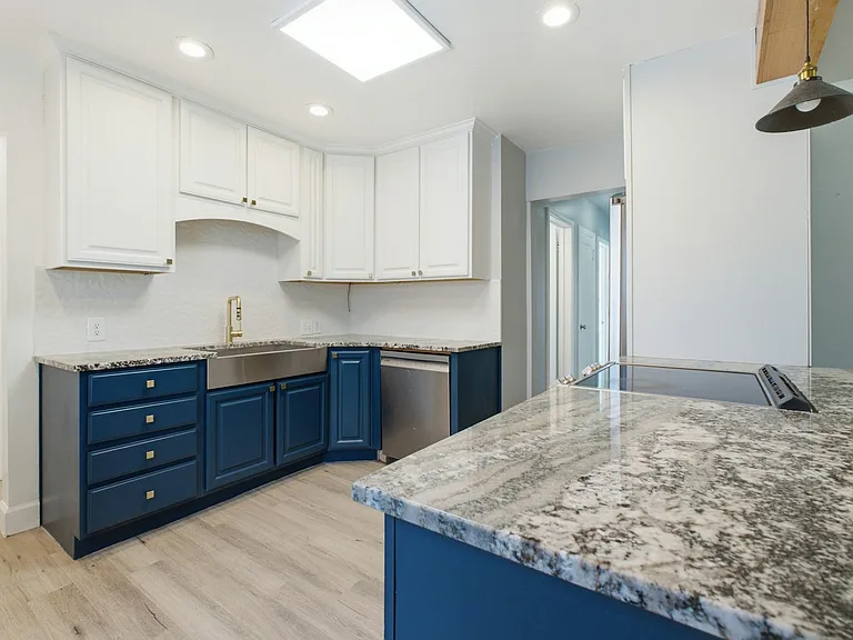 368 N Center St — Photo 3