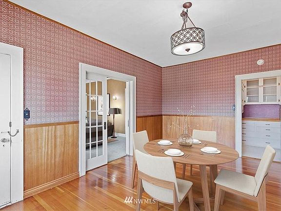 4th image of 502 E Highland Ave