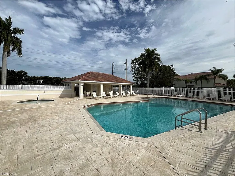 884 Hampton Cir #159 — Photo 22