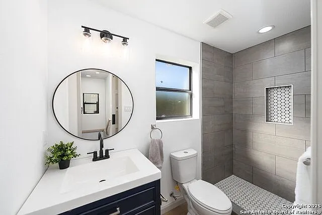 1210 Gardina — Photo 11