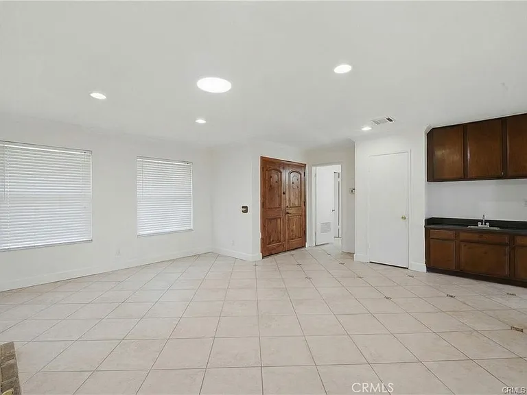 937 N Greenpark Ave — Photo 9