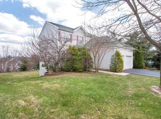 31 Park Knoll Dr, East Brunswick, NJ 08816