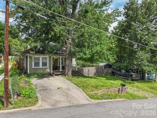15 Craig Cir, Asheville, NC 28805