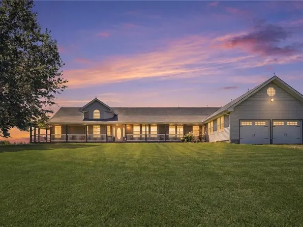 29001 219th St, Easton, KS 66020