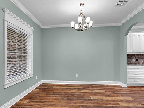 5th image of 1327 Ravenhurst Dr