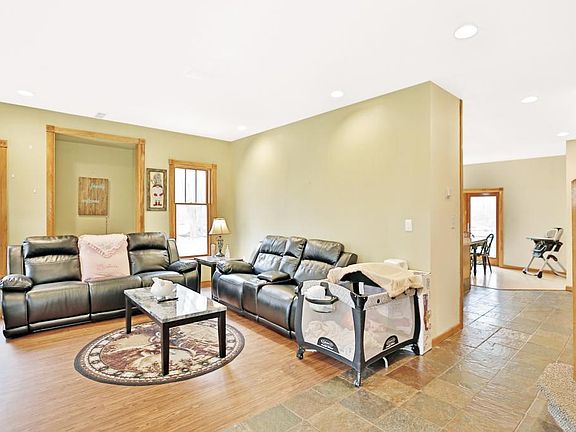 4th image of 17784 375th St