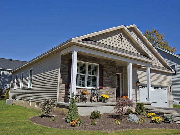 2nd image of 19 Tamarack Trl