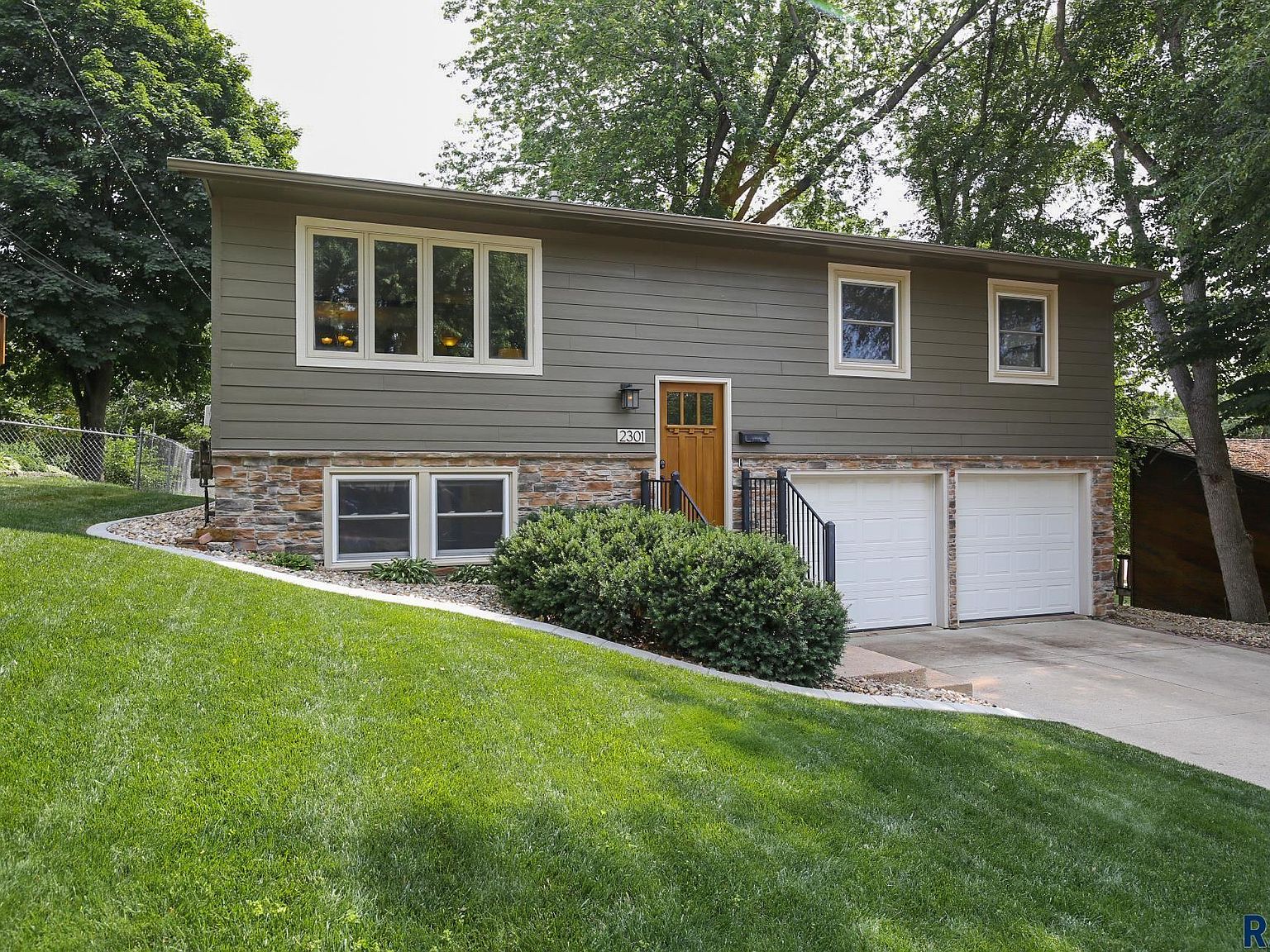 2301 E 19th St, Sioux Falls, SD 57103 MLS 22303829 Zillow