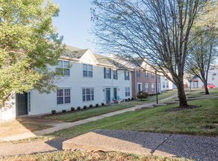 8011 Hunter Green Way, Louisville, KY 40291