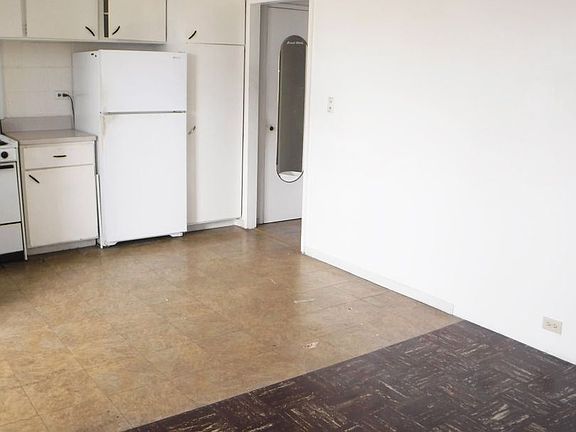 3rd image of 812 Olokele Ave APT H