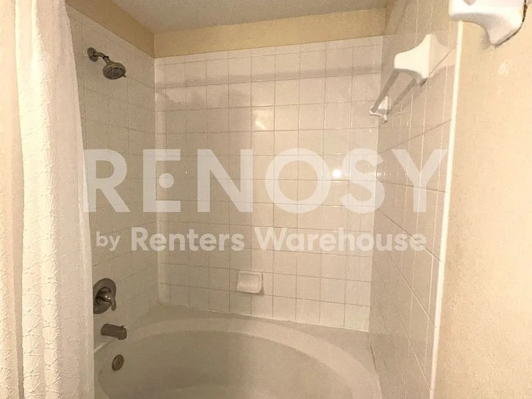 10943 Keys Gate Dr — Photo 12