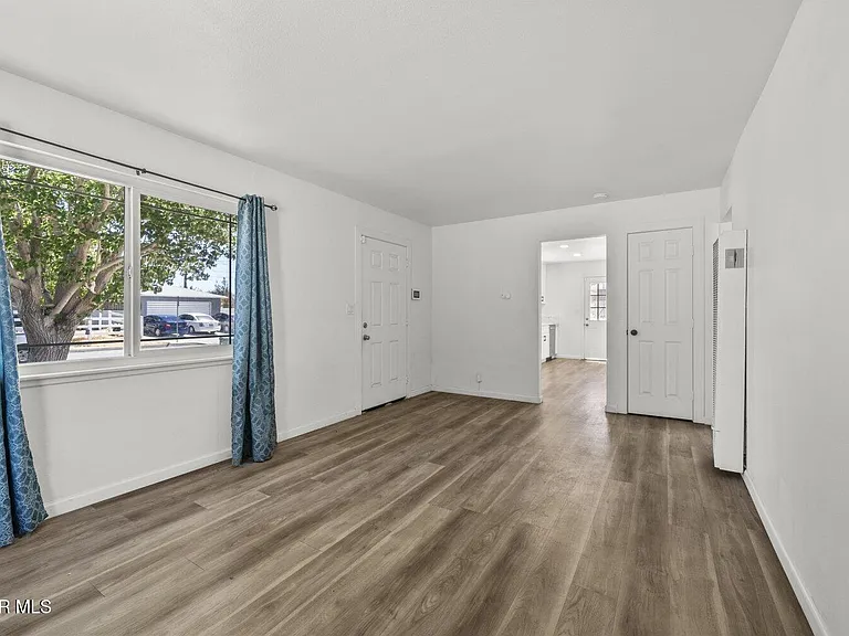 1135 W Pillsbury St #1135 — Photo 12