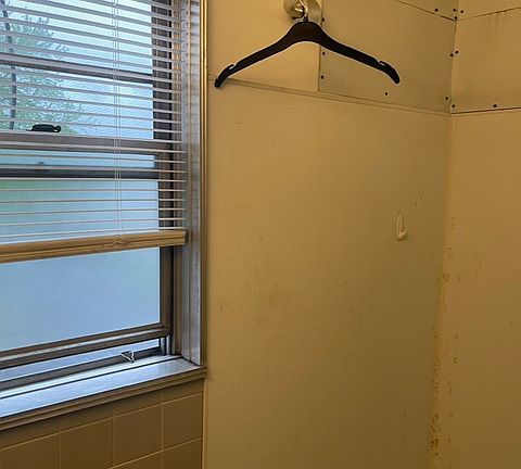 4th image of 2 Fairview Dr APT 3