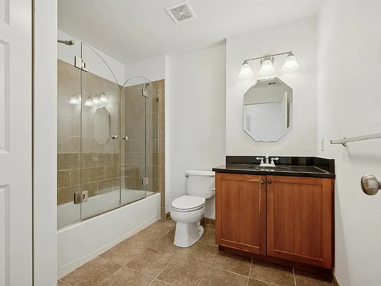1 Academy Cir #324 — Photo 3