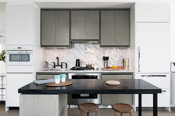 Rented by Compass | media 21