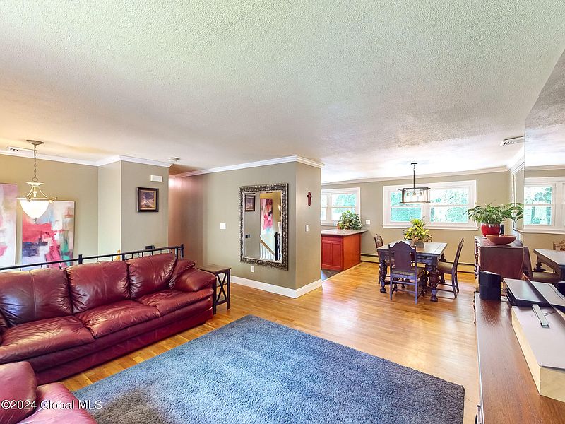5th image of 14 Cambridge Avenue