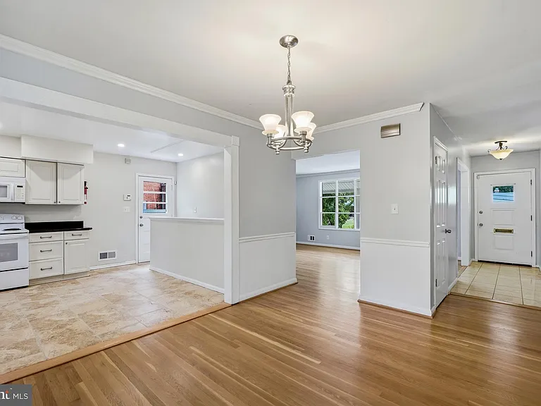 9017 Saint Andrews Pl — Photo 11
