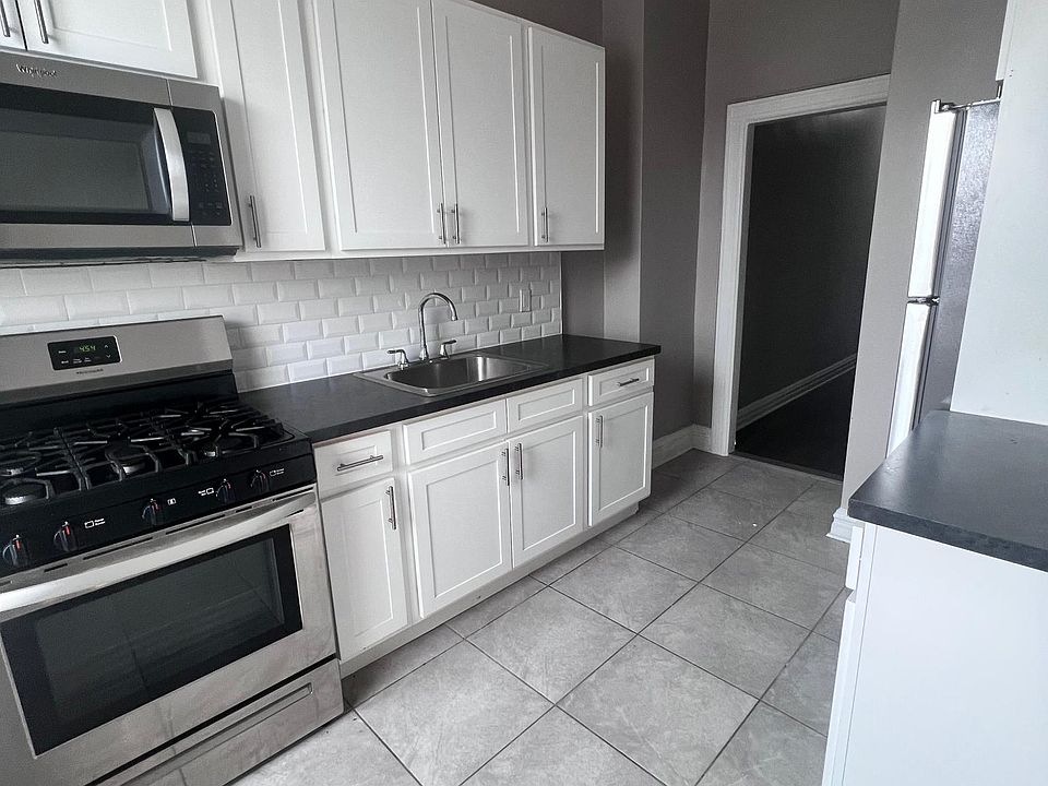 1st image of 115 Fairview Ave #D3