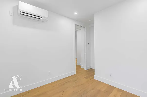 Bedroom, photo 2