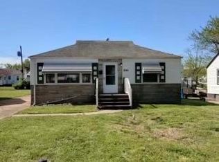 8146 Rector Dr, Saint Louis, MO 63134