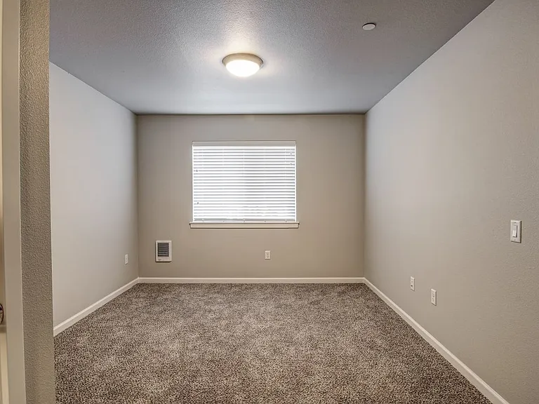 14615 NE Rose Pkwy — Photo 25