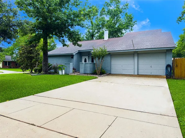 17434 Crows Nest Way, Crosby, TX 77532