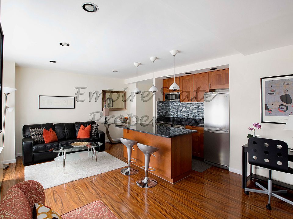 1st image of 150 W 51st St APT 1630