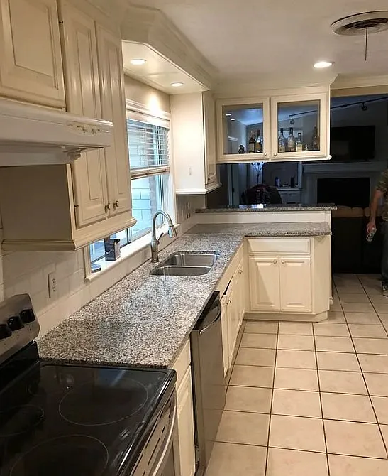 4 bed, 2202 sqft, $2,000 — Photo 2