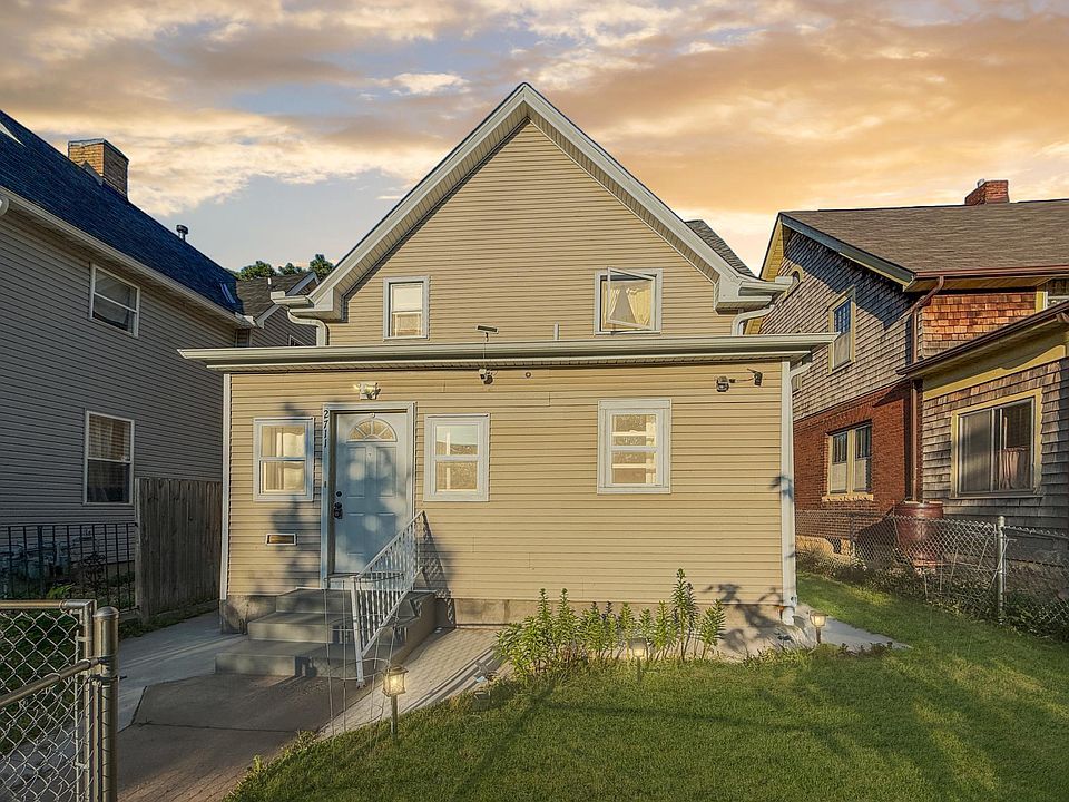 1st image of 2711 14th Ave S