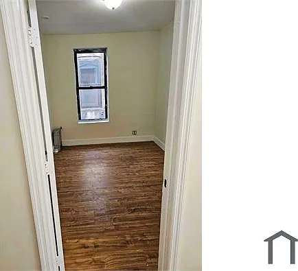 585 Bristol St — Photo 10