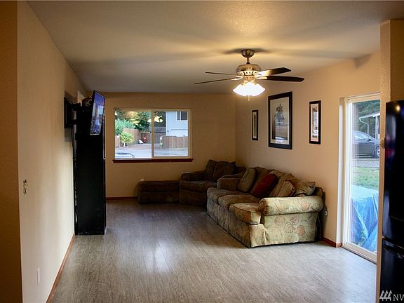 3rd image of 11306 203rd Ave E