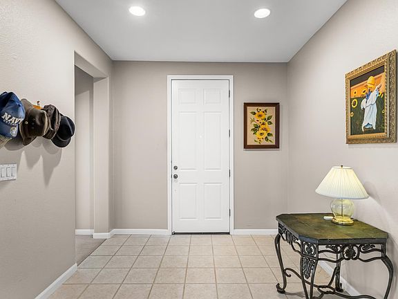 5th image of 639 Mount Rushmore Dr