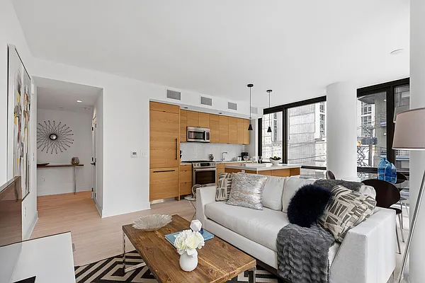 Sold by Nest Seekers International | media 8