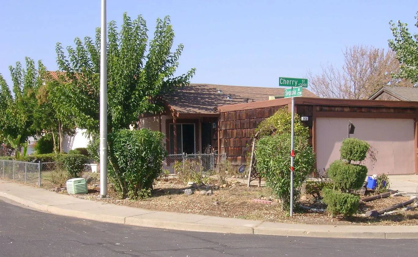 2930 Cherry St photo 1