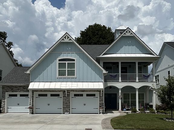 2nd image of 221 Hammock Dr