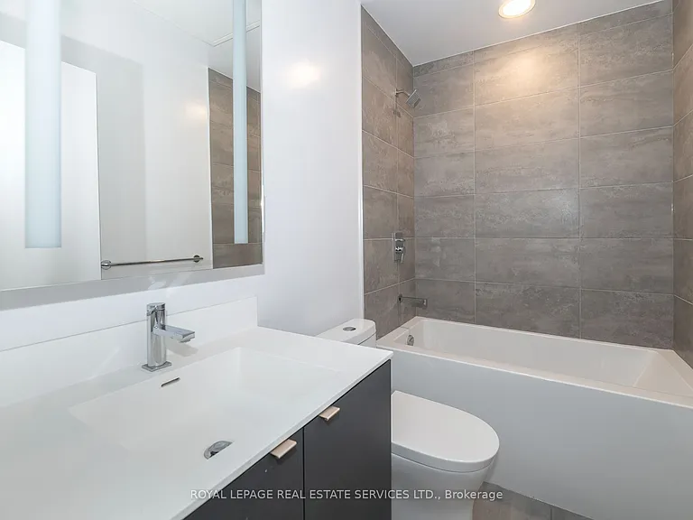 500 Dupont St #201 — Photo 11